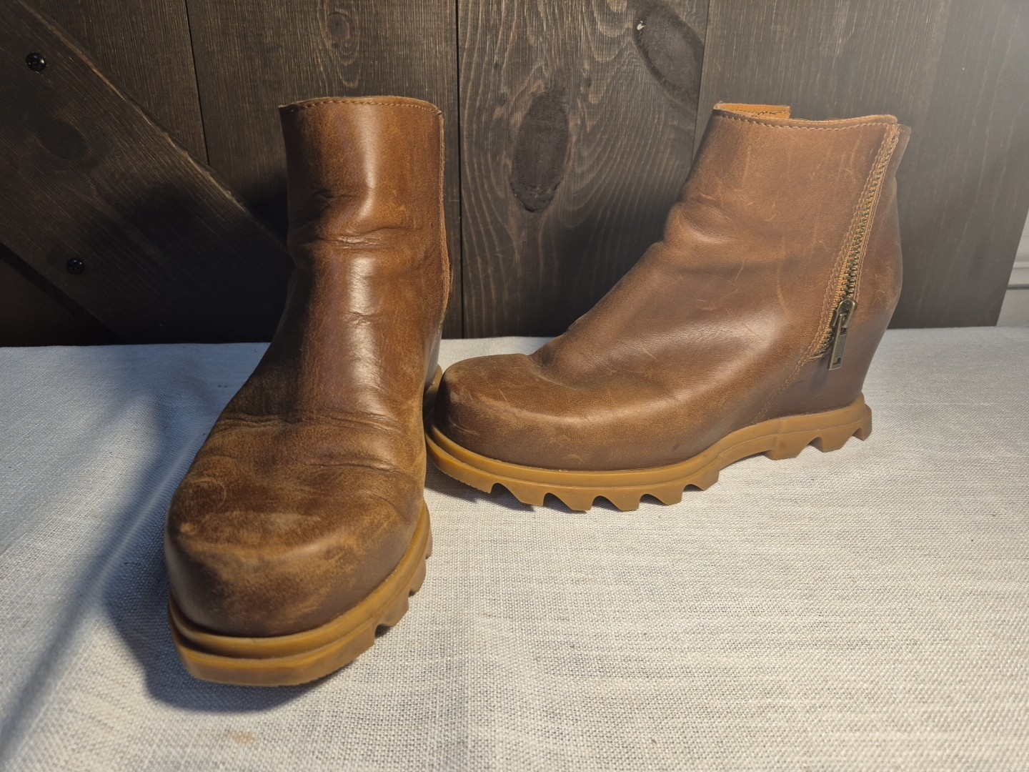 Sorel Women's Emelie Camel Brown Zip Ankle Boots Size 8.5