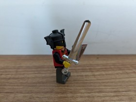 Lego Castle Fright Knights Bat Lord Minifigure cas022a w/shield &sword 9376 6031