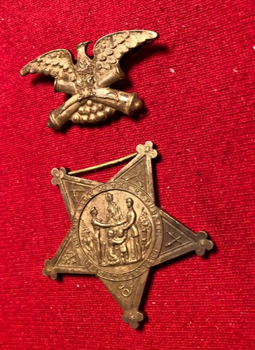 GRAND ARMY OF THE REPUBLIC VETERANS' MEMBERSHIP MEDALS, EAGLE AND STAR - B16517