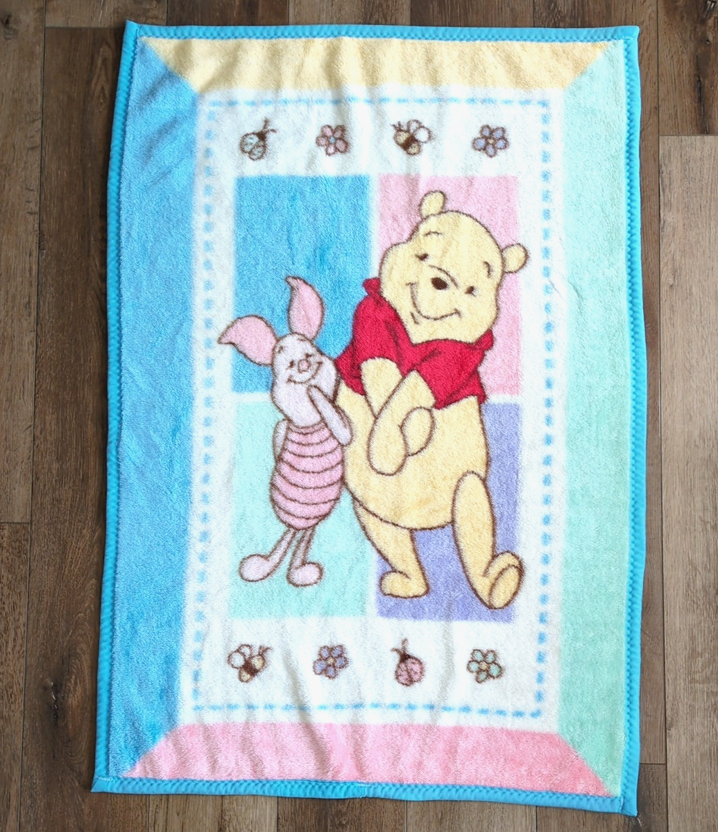 USA製 CROWN CRAFTS ゴブラン ヴィンテージラグ サンタ柄 Vintage Winnie the Pooh & Piglet Crown Crafts Plush Baby Blanket
