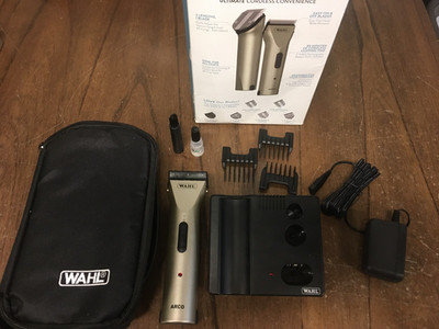 NEW Wahl Prof  Animal Arco Pet Dog Cat Hair Clipper 1 Battery Charger Clips