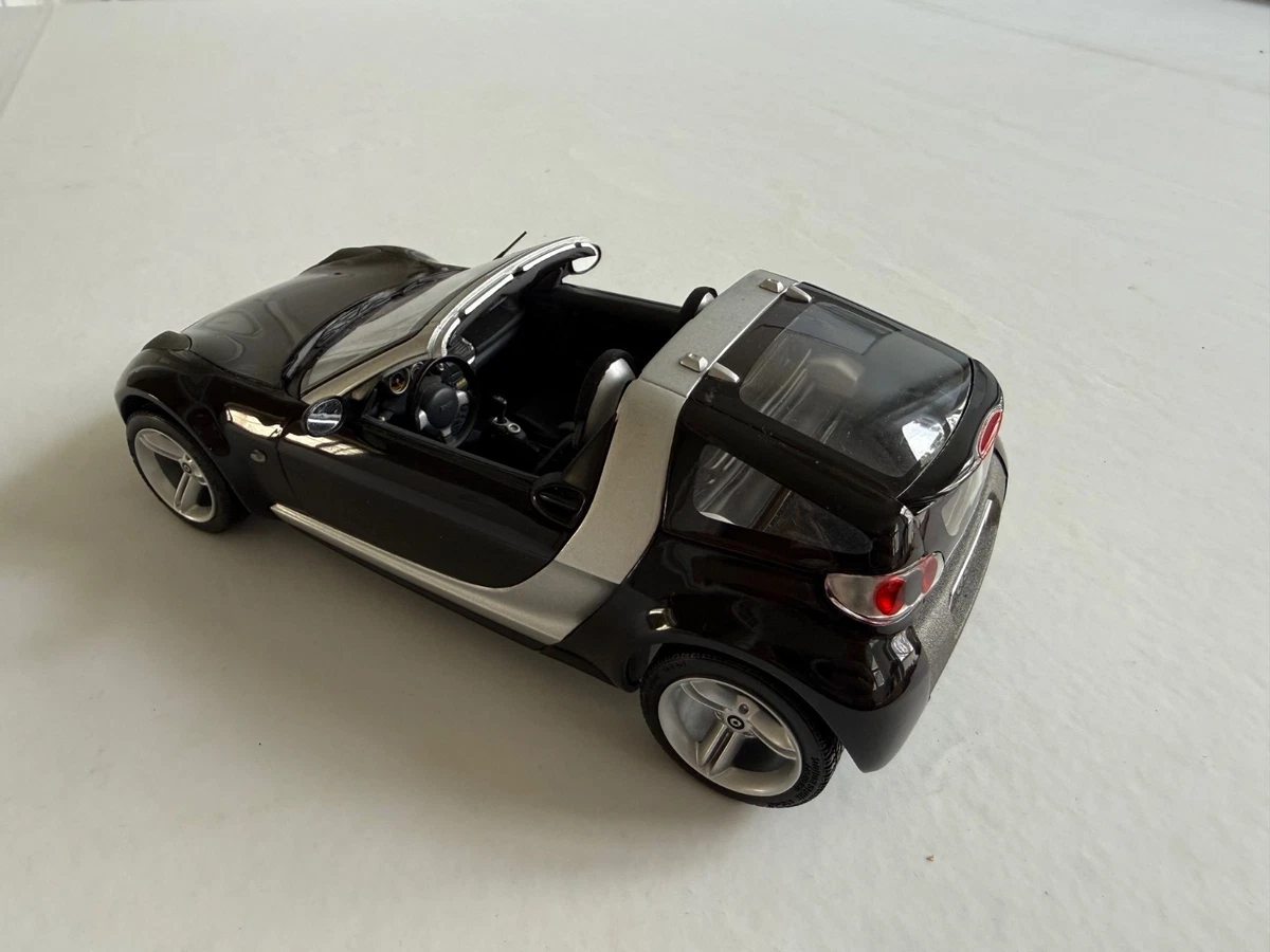 SMART City Coupé noire échelle 1/18 fabri MAISTO voiture