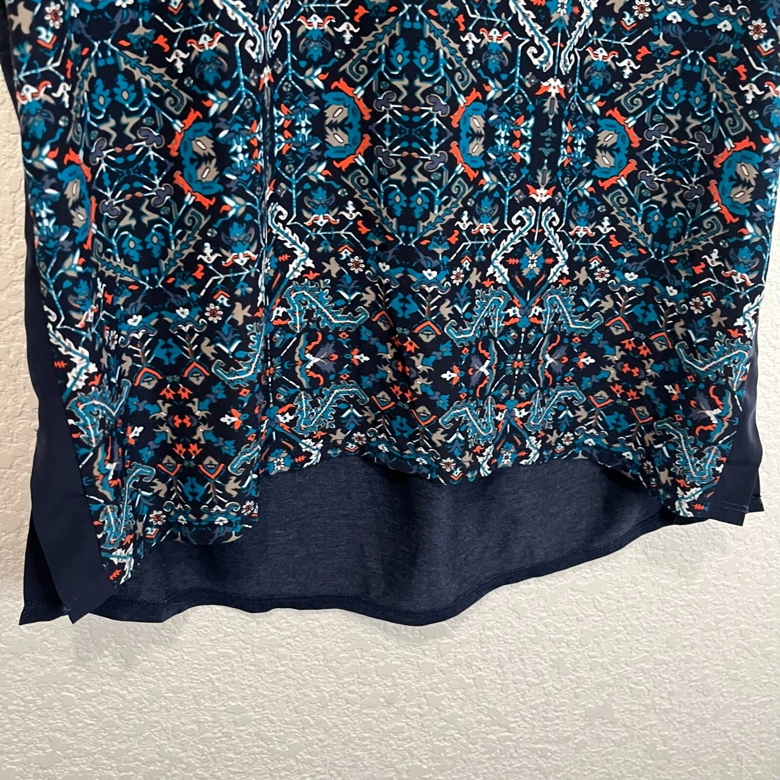 athleta geometric floral sleeveless back zip blouse shirt