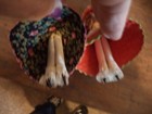 TWO VINTAGE DOLLS MADE OUT OF CLOTHES PINS 4 1/1 INCHES TALL  — photo 3