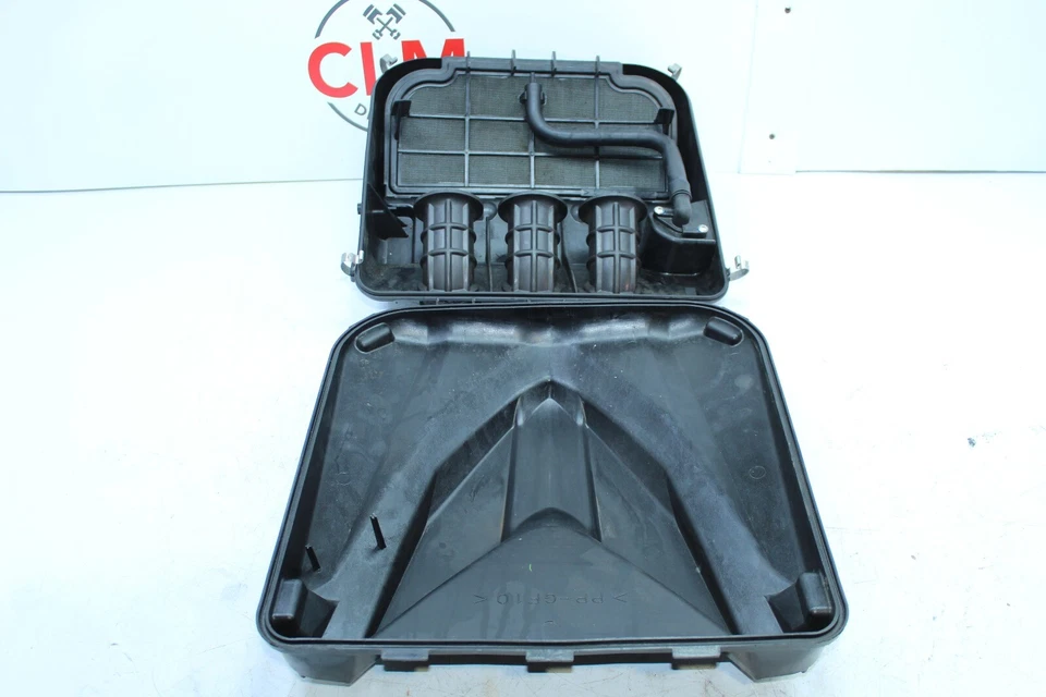 10-11 YAMAHA RS VENTURE GT OEM AIR BOX SILENCER INTAKE       8HF-14441-10-00 - Image 2 of 4