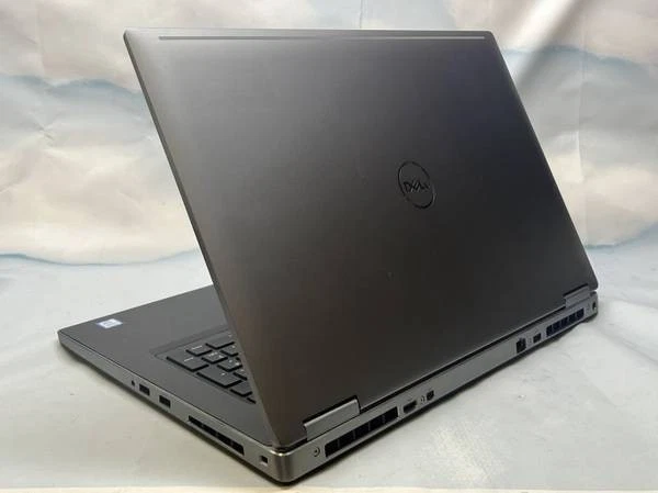 Dell Precision 7740, XEON E-2276, 32GB RAM, 1TB SSD, 6GB GPU, 17" FHD Foto 3 de 4