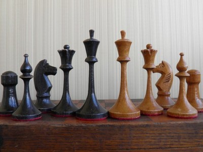Vintage sowjetisches gewichtetes Schachspiel 30er Jahre ist ein tolles Geschenk für Männer und Schachliebhaber!