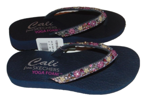 ~ Neuf avec étiquettes tongs/sandales en mousse de yoga CALI SKECHERS pour femmes ! Taille 6 Super Mignon FS :)~ - Photo 1/3