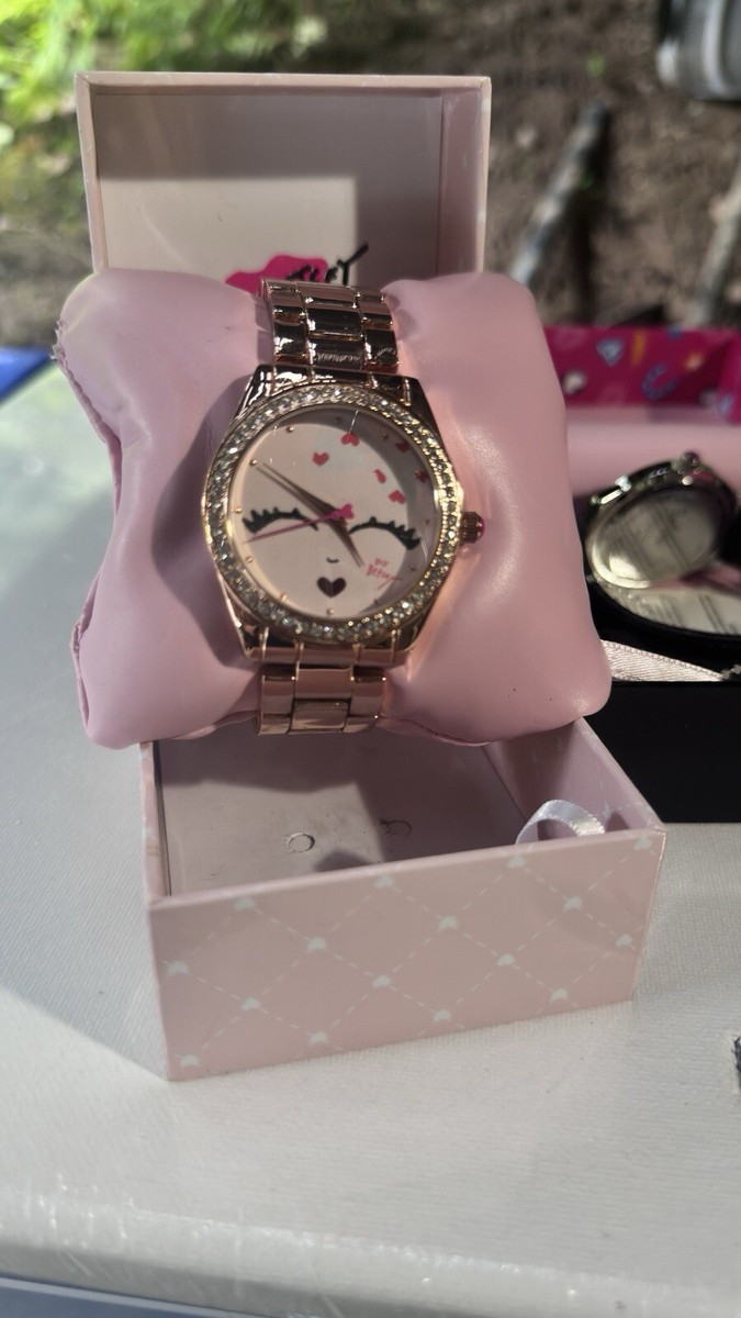 Luv Betsey by Betsey Johnson Eyes Closed Pink Hearts Fashion  display picture 2