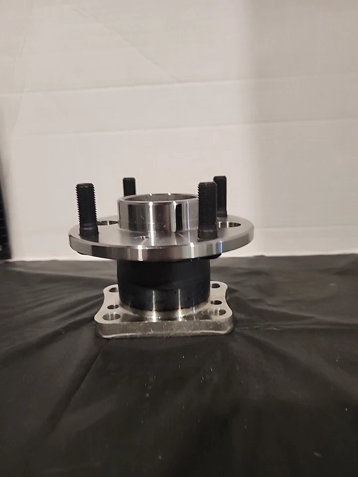 Buje de montaje trasero Ford Fiesta 2011-2016 Foto 3 de 4