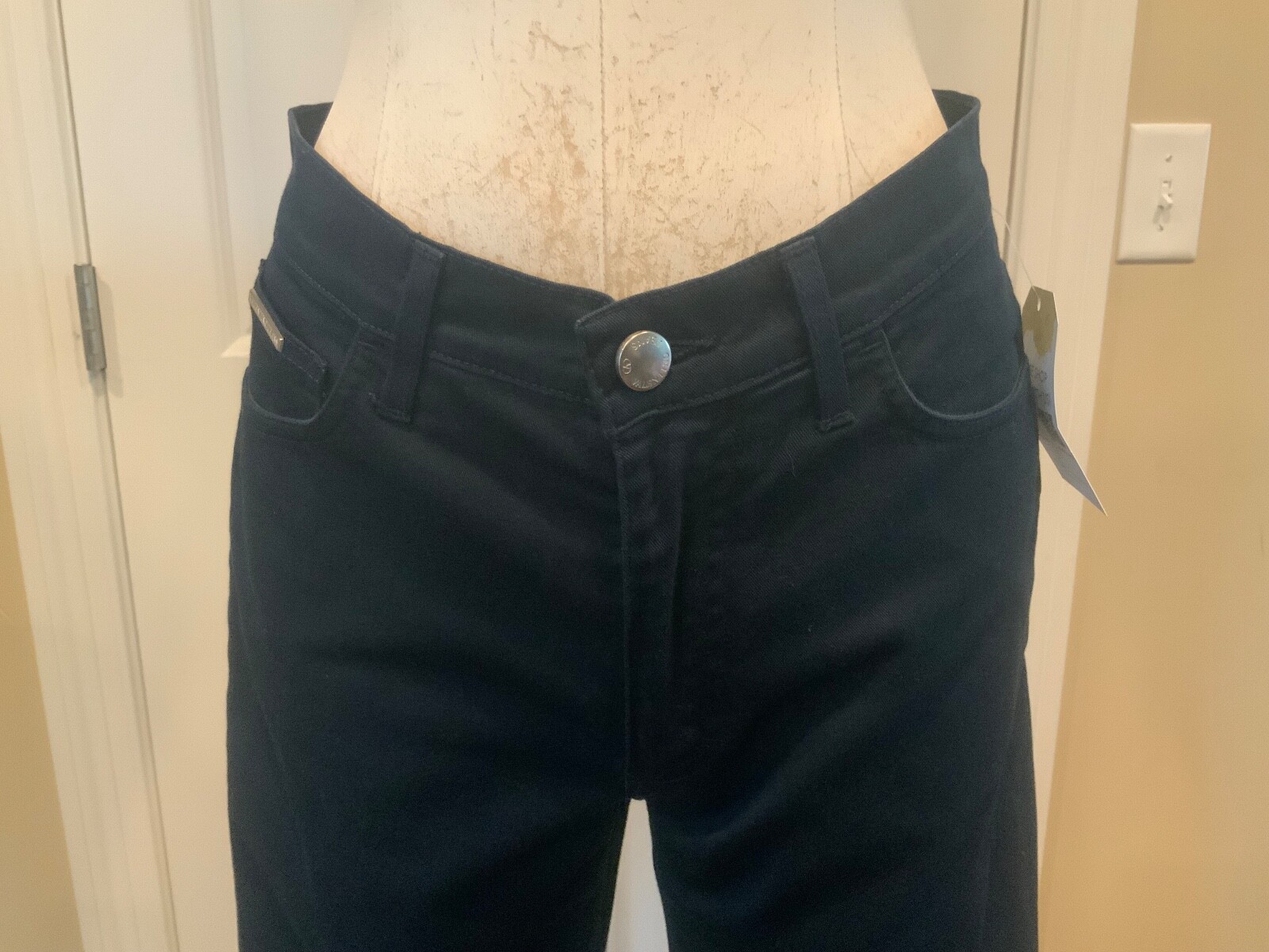 Picture 2 of 6