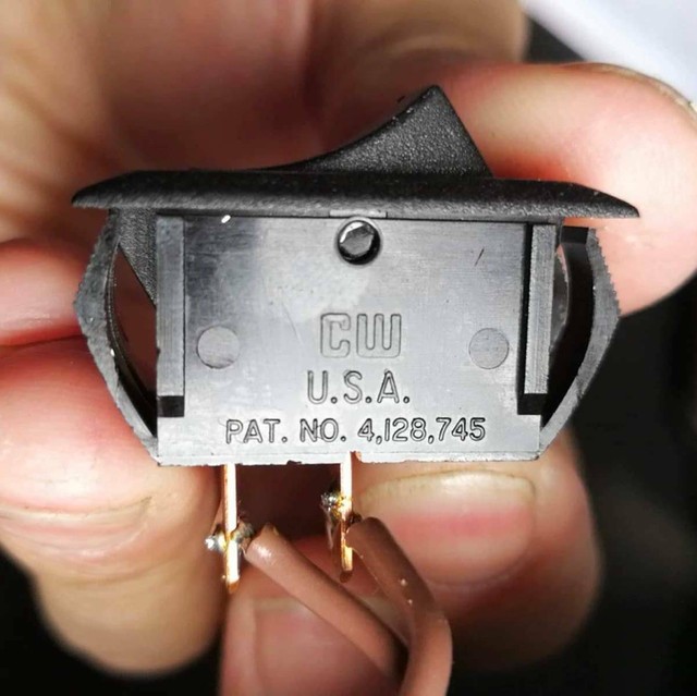 Lot De 2 Interrupteurs à Bascule GRS-2011 - Remplace CW 4.128.745 - Occasion 90% Neuf