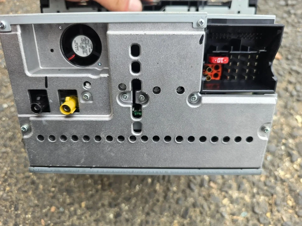 Mercedes-Benz  W245 W169 Radio CD-Player DVD-Player Navigation A1698204789 - Bild 2 von 3