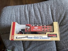 NIB True Value 1925 Kenworth Diecast Metal Stake Truck w/Barrels Ertl. Bank