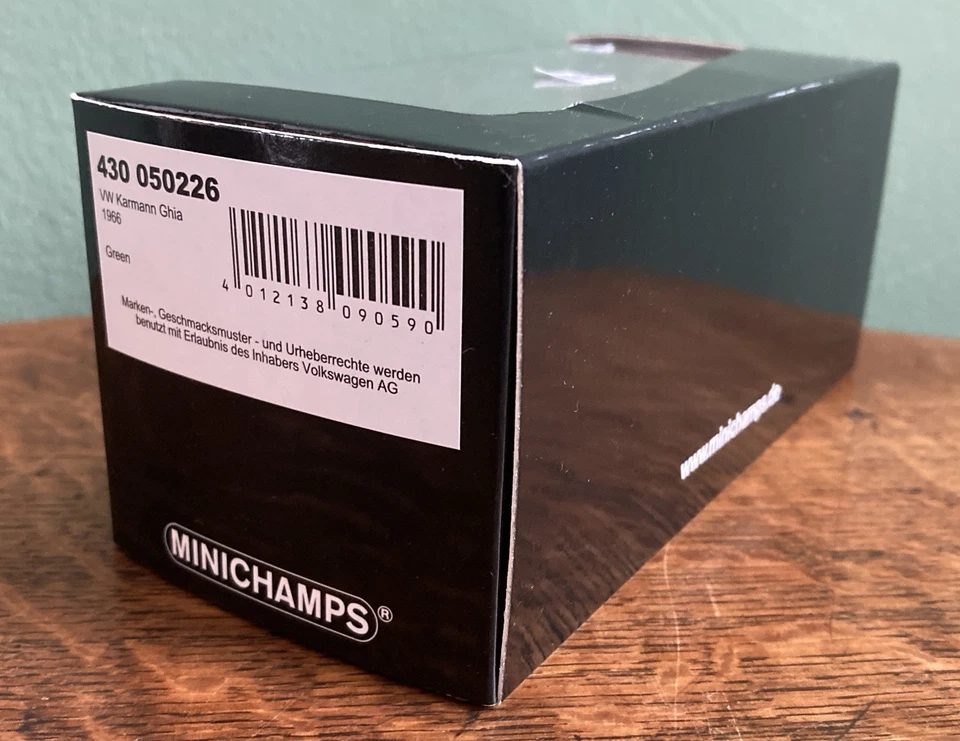 Minichamps 1:43 1966 Karmann Ghia. Зеленый. Никогда не доставался из коробки. Отличное состояние товара. Редкий. - Изображение 4 из 4