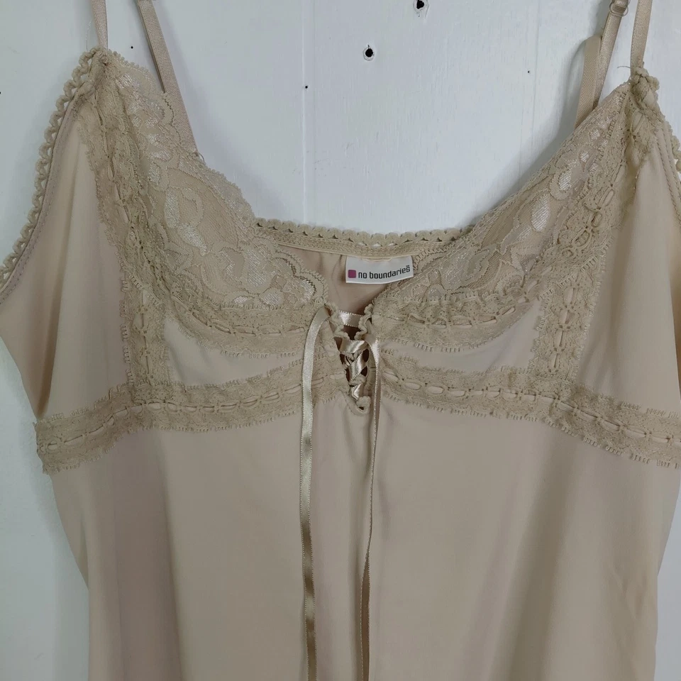 Top No Boundaries Mujer M Juniors Grande Babydoll Crema Y2K Encaje Coqueta Foto 2 de 4