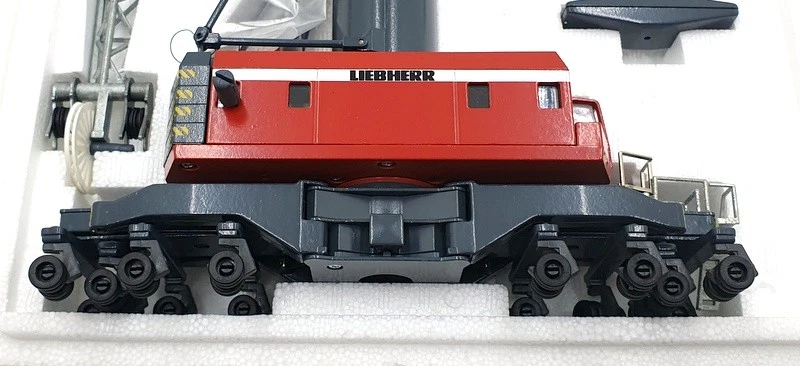 Conrad 1/100 Scale 2111 - Liebherr Harbour Mobile Crane - Red/Black - Image 2 of 4