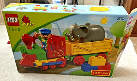 LEGO DUPLO 4974 LEGO VILLE * Equestrian Farm with 2 Figures, 1 Cat + 3 Horses with Original Box *EXCELLENT*