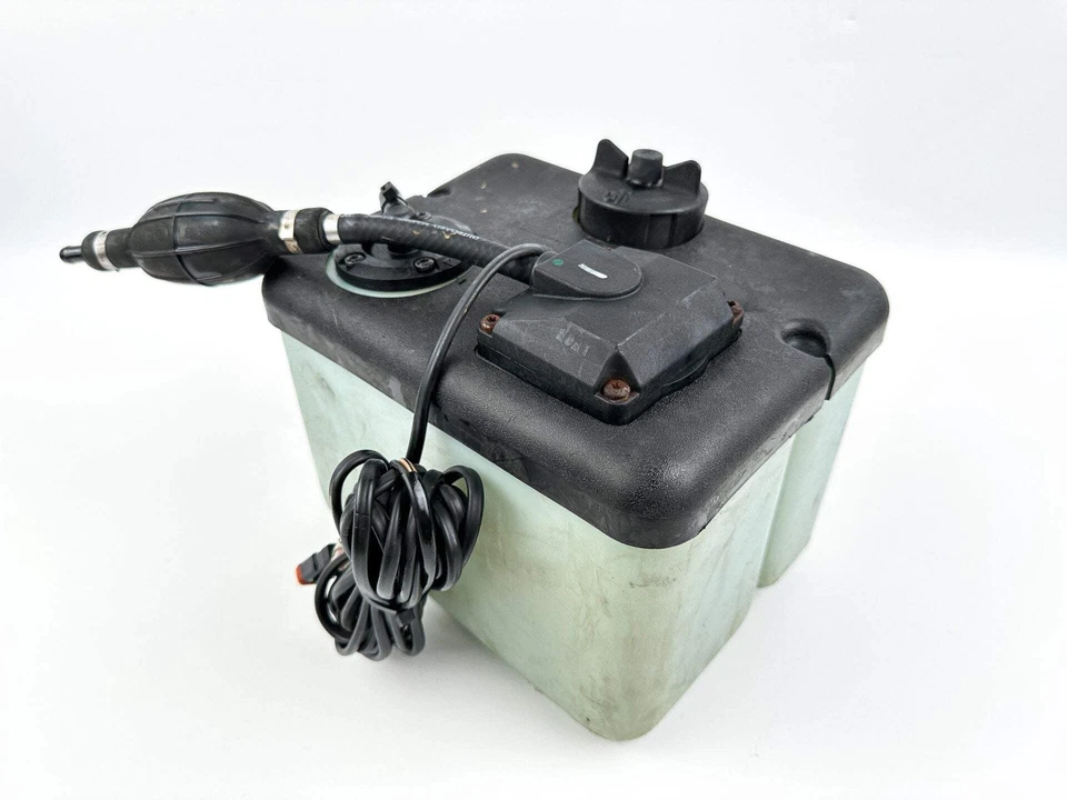 Tanque de suministro de aceite remoto Johnson Evinrude 2 tiempos Ficht 1,8 galones con devolución Foto 4 de 4