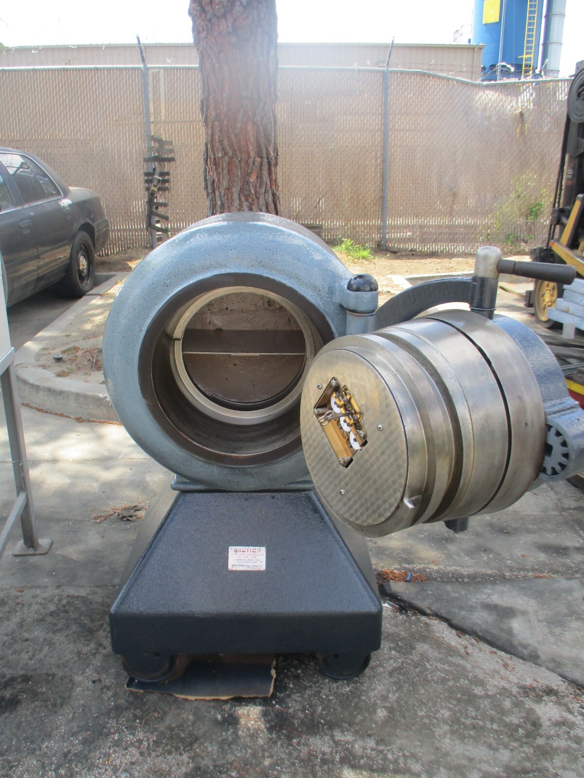 ANTIQUE MOSLER TYPE CANNONBALL SAFE / COMPLETE WITH LOCK! eBay