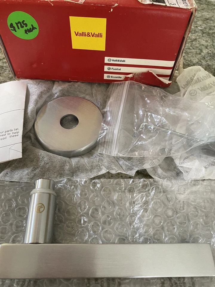 Manija de puerta cromada pulida Valli & Valli Foto 3 de 4