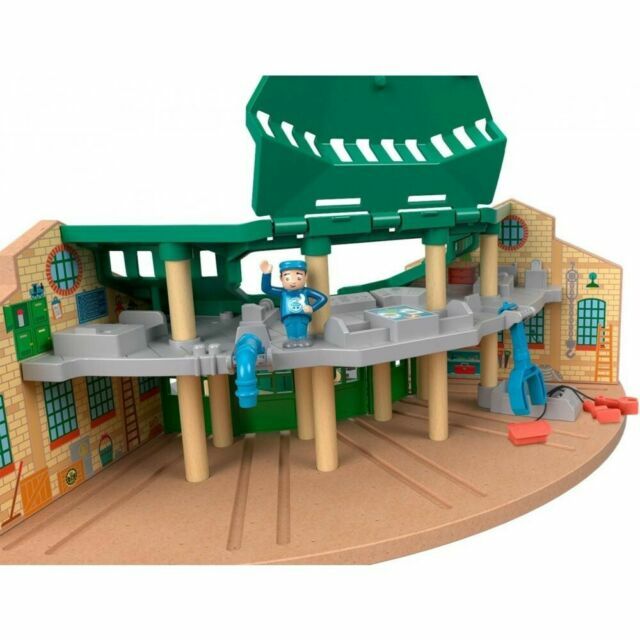 thomas the tank engine sets wooden