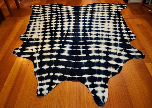 Increíble alfombra de vaca teñida con corbata súper suave - Un toque de pizzaz que es único. - Imagen 4 de 10