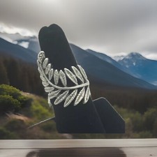 Zeyzey Fern Ring Adjustable NWOT