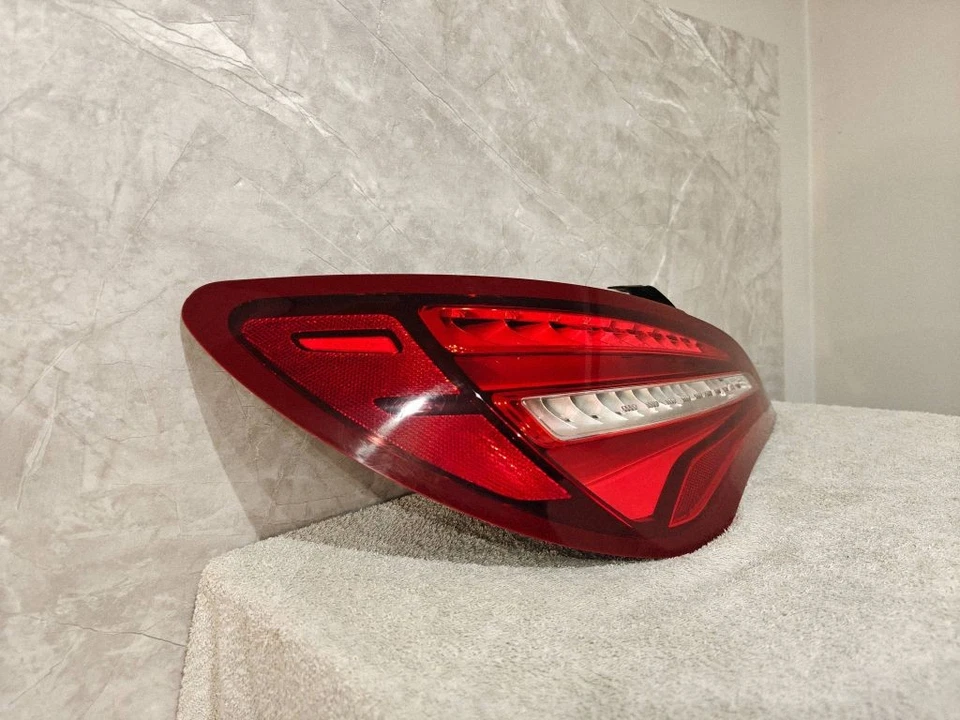 Mercedes-Benz CLA C117 X117 W117 2017 Arrière gauche Feux arrièrepostérieurs - Photo 2/4