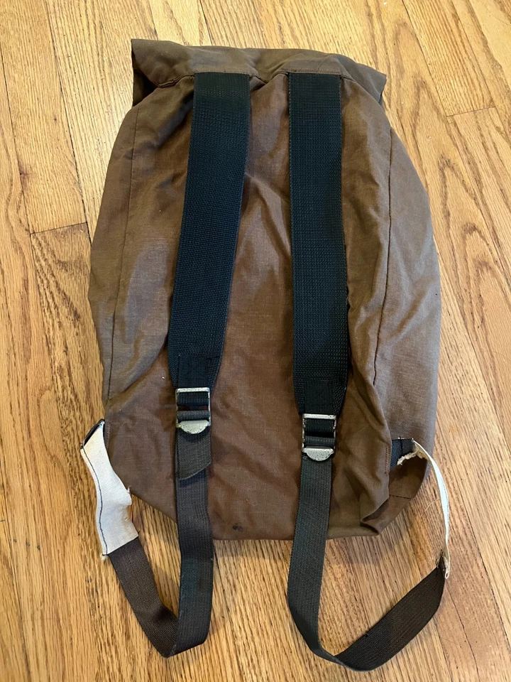 Mochila de montanhismo vintage anos 70 classe 5 marrom aba mochila RARA EUA - Imagem 3 de 4