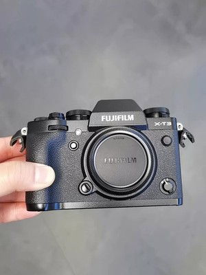 FUJIFILM X-T3 26.1MP 4k Video Mirrorless Camera Body with Accessories -95%New-