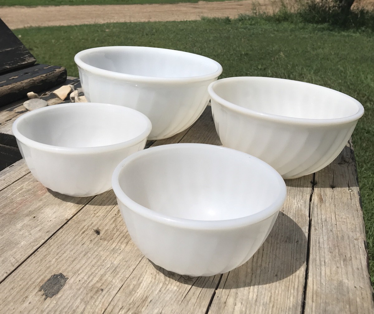 Fire King スウェデイッシュモダンボウル全4セット Fire King スウェデイッシュモダンボウル全4セット Set of 4