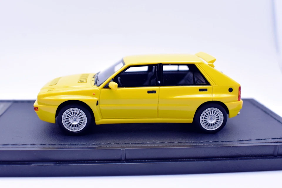 Modellino auto scala 1:43 Lancia Delta Integrale Evoluzione giallo TopMarques - Immagine 4 di 4
