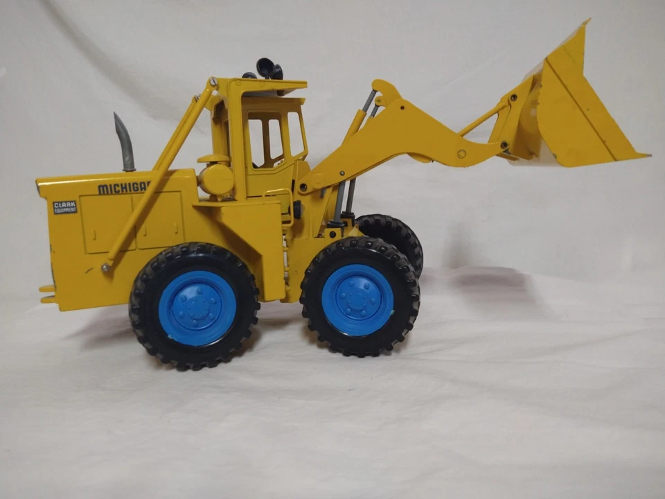 -Carregadeira de Rodas Vintage-Scha CLARK MICHIGAN 1:20 PAYLOADER Grande Diecast - Imagem 2 de 4