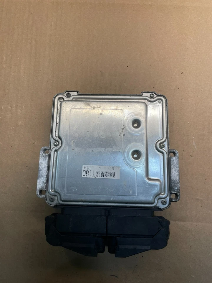 Módulo de ECU de control del motor Hyundai Veloster 2013 39118-2bbj5 OEM U9180 DG Foto 3 de 4