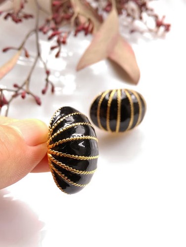 Vintage Napier Black Dome Earrings Enamel Gold Rope Stripes Screw Clip Gold Tone - Picture 6 of 12