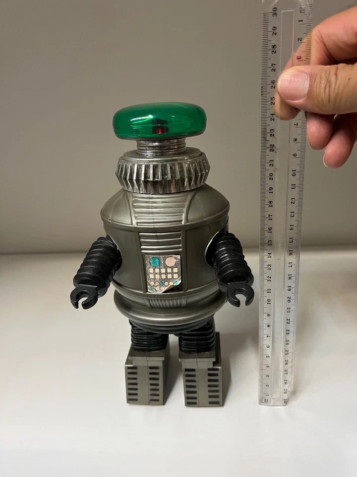 1977 Lost In Space Toy B9 Robot 10" Tall AHI No. 6813 w/Box Nice Not Tin - Image 4 of 4