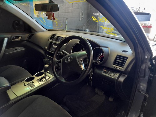 TOYOTA KLUGER LEFT GUARD GSU40-GSU45, 07/10-02/14 - Picture 9 of 12
