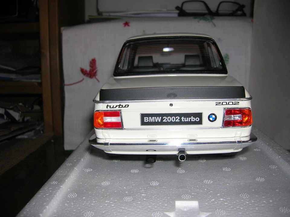 BMW 2002 turbo I 1/12 Otto Ottomobile limited edition codice G077 - Immagine 4 di 4