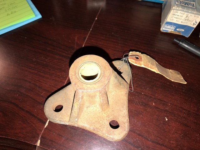 1961 1962 1963 1964 FORD F100/250 NOS SPRING SHACKLE BRACKET C1TT5335