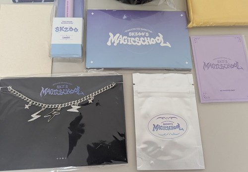 STRAY KIDS - 4TH FANMEETING SKZ'S MAGIC SCHOOL BOX TAPE SET Bracelet Pen Keyring - Picture 2 of 7