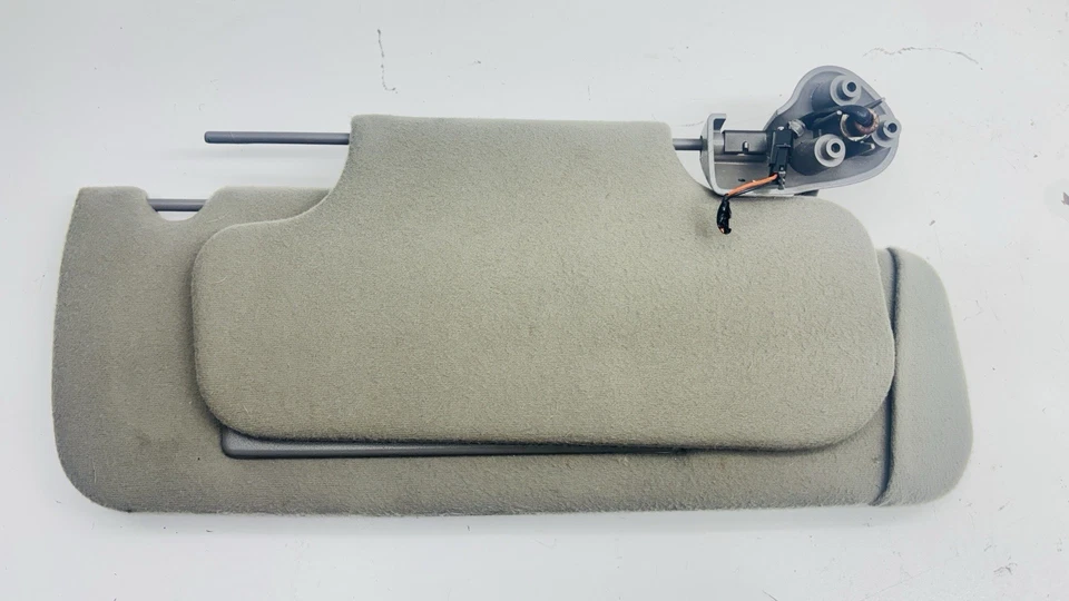 00-06 Chevy GMC Tahoe Suburban Yukon Parasol Lado derecho del pasajero OEM Beige Foto 4 de 4