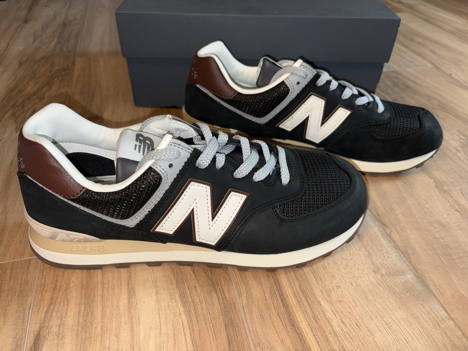 Men’s New Balance 574 Brown with Dark Silver Metallic Size 11.5 M New In Box
