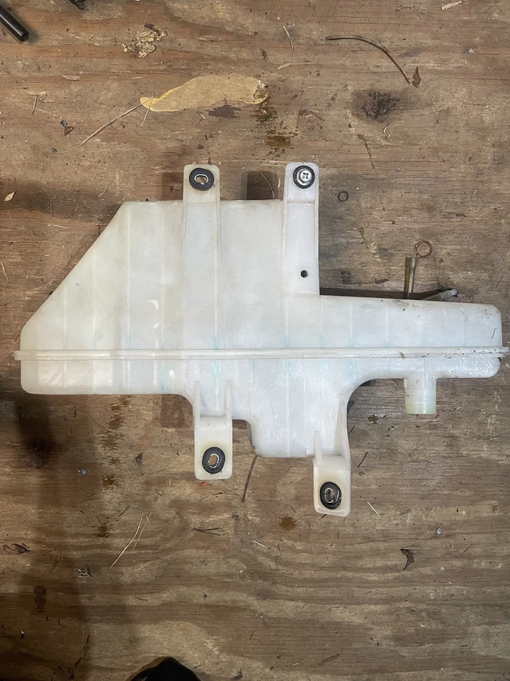 NISSAN Z32 300ZX 2+0 REAR WINDSHIELD WASHER RESERVOIR TANK W PUMPS OEM - Image 2 of 3