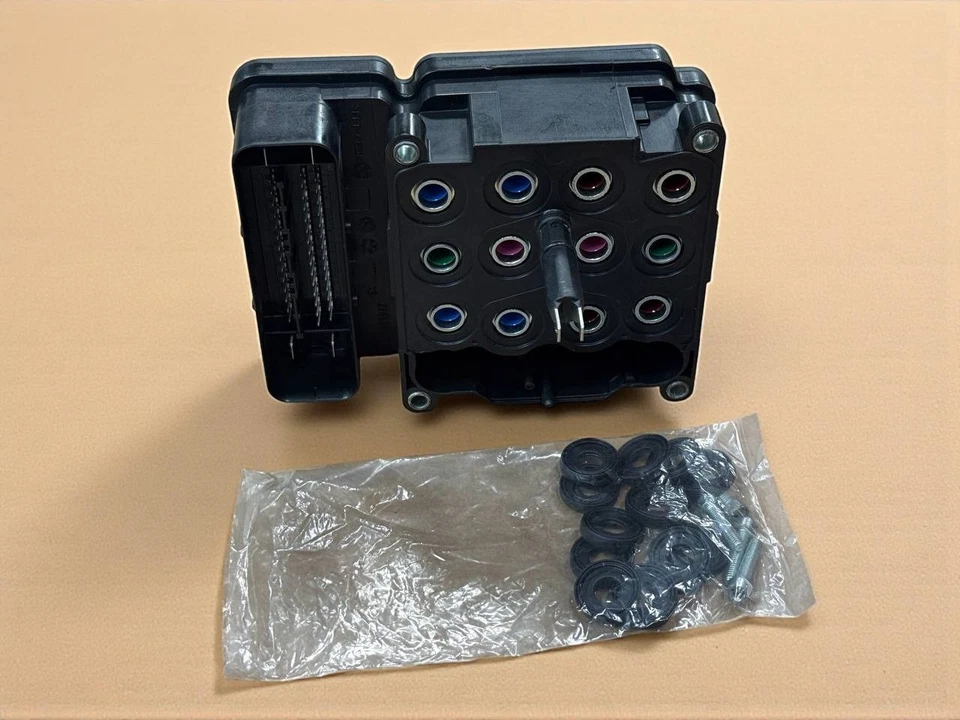 68223570AB Módulo de control ABS genuino Mopar Jeep Patriot \ Compass 2014-2017 Foto 3 de 4