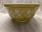 Vintage Pyrex 403 Green Spring Blossom Crazy Daisy 2 1/2 Quart Mixing Bowl