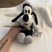 Retro Black  White Disney Goofy Plush 10  