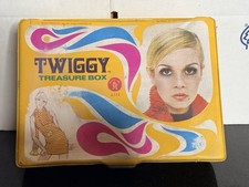 Vintage 1967 MATTEL Twiggy Doll Treasure Box Case Yellow Vinyl Minnow Co.