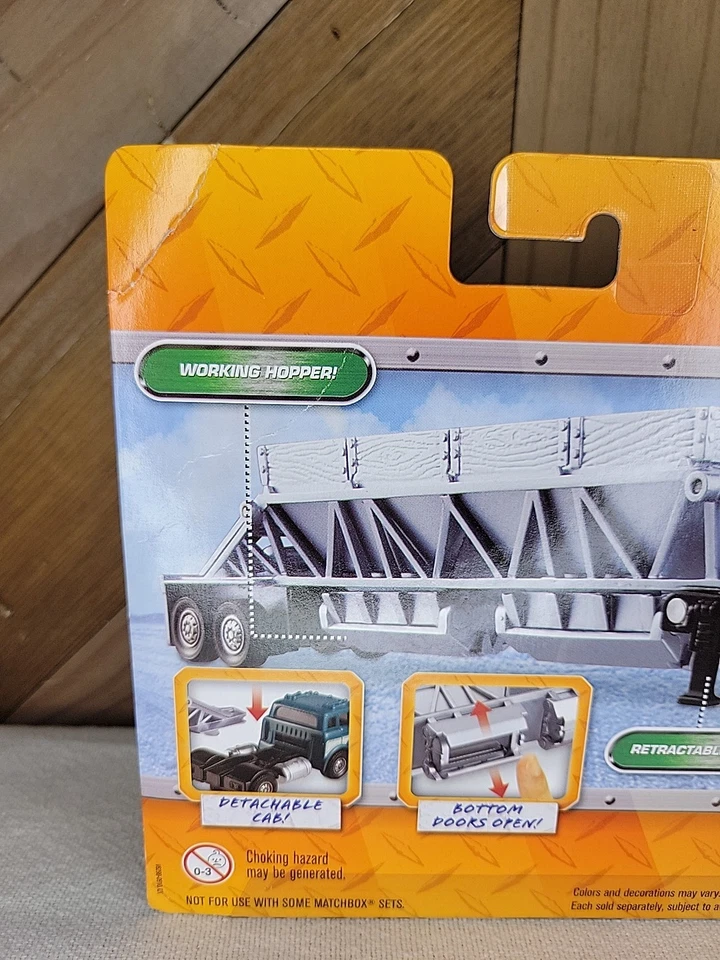 Matchbox Super Convoy Ford C-900 With Hopper Trailer. Benefits Rescue Animals - Image 3 of 4