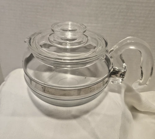 Pyrex Flameware  Stove Top Vintage 6 cup Tea Pot, Excellent!
